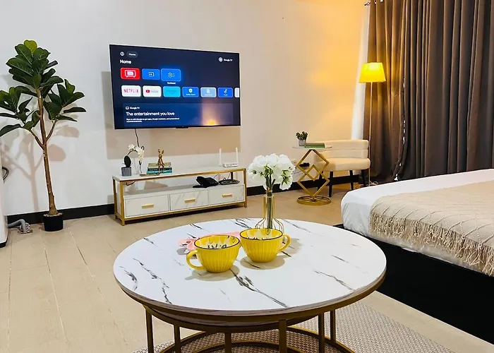 Cq House Venice Luxury Balcony View And Pool * Manila