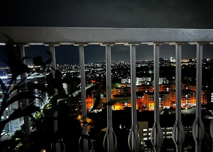 Cq House Venice Luxury Balcony View And Pool Apartment Manila