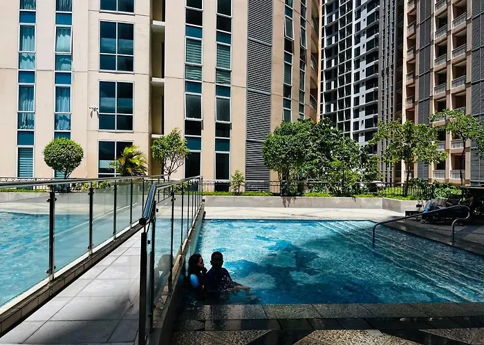 Cq House Venice Luxury Balcony View And Pool Apartment Manila